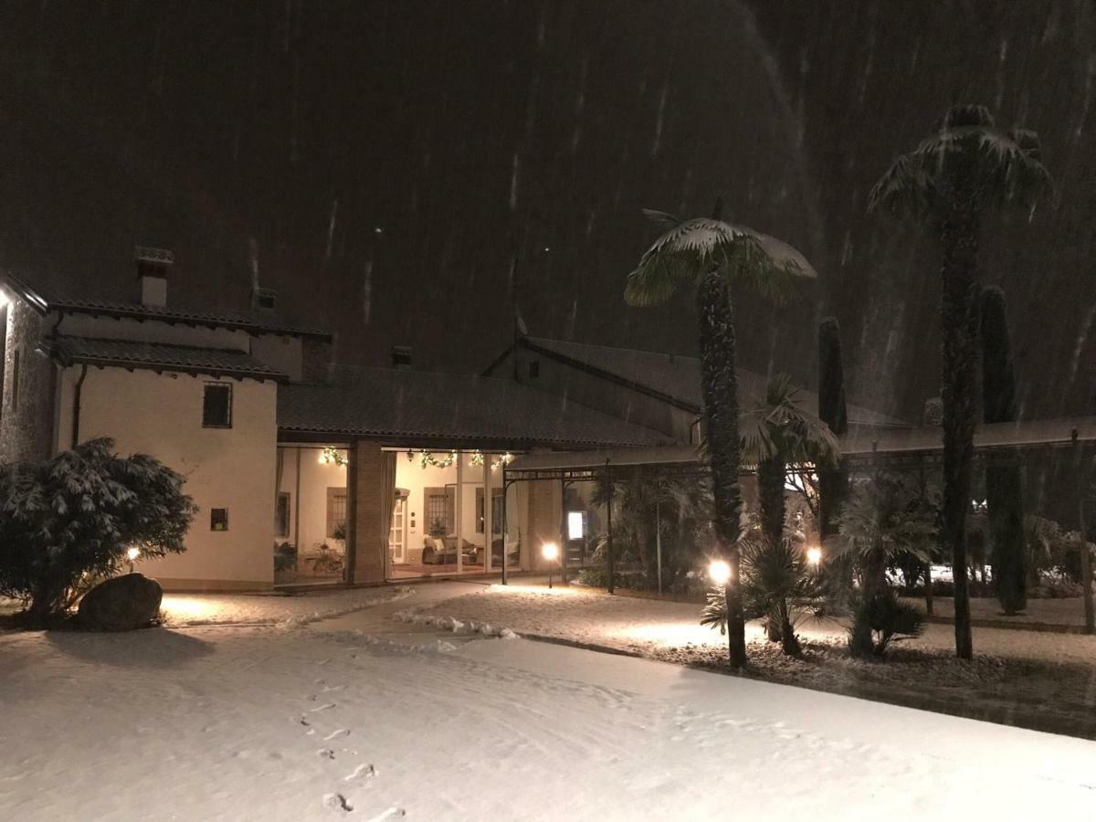 B&B Corte Delle Rose カスティリオーネ・デッレ・スティヴィエーレ エクステリア 写真