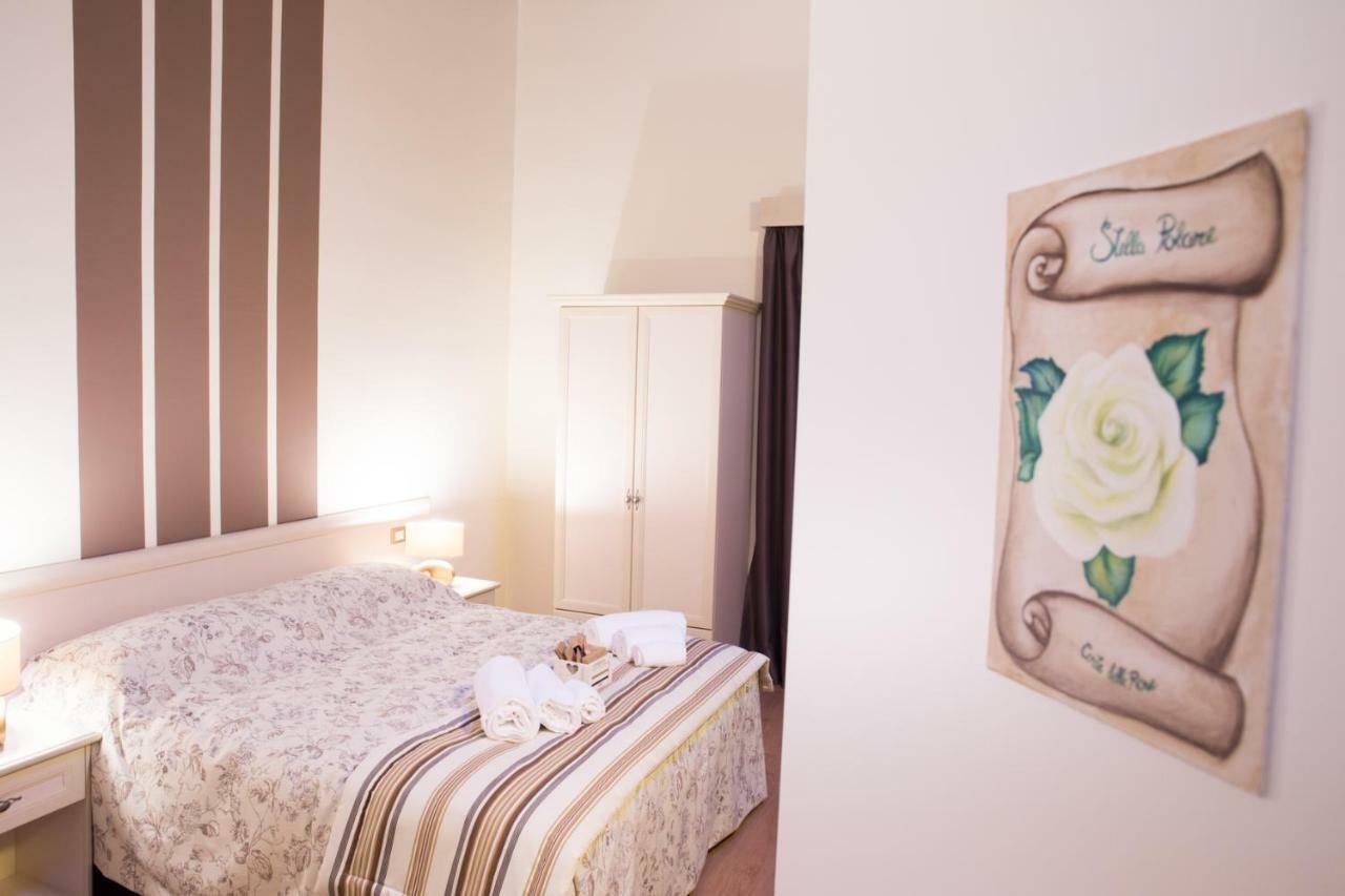 B&B Corte Delle Rose カスティリオーネ・デッレ・スティヴィエーレ エクステリア 写真