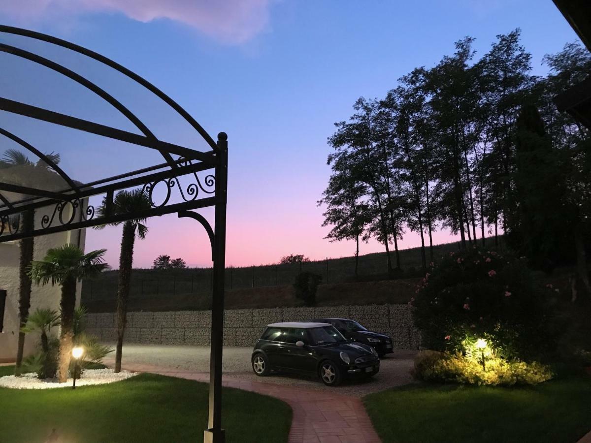 B&B Corte Delle Rose カスティリオーネ・デッレ・スティヴィエーレ エクステリア 写真
